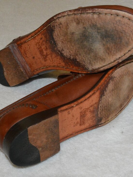 Vintage Bass Men\'s Leather Buckle Loafers Kiltie Fringe size 11M